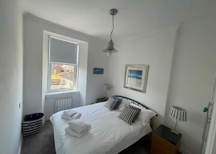 Millport Beach Apartment, Crichton St, Sea Views