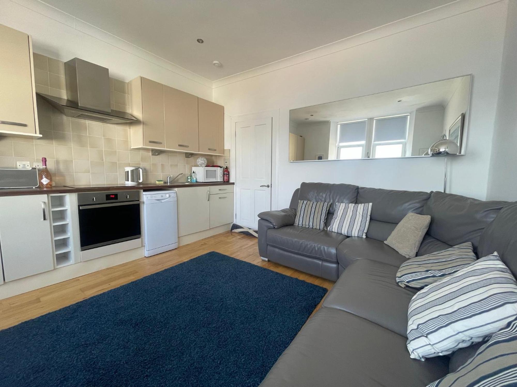 Apartment, Crichton St, Sea Views